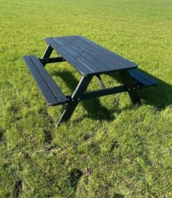 Goedkopepicknicktafels.nl | Zwarte XL Picknicktafel | Tuintafel 6 Persoons | Zwart Gespoten Gedroogd Grenen Hout! 11 Goedkopepicknicktafels.nl | Zwarte XL Picknicktafel | Tuintafel 6 Persoons | Zwart Gespoten Gedroogd Grenen Hout! -Optimaal Tuinmeubel Winkel 1043x1200 3