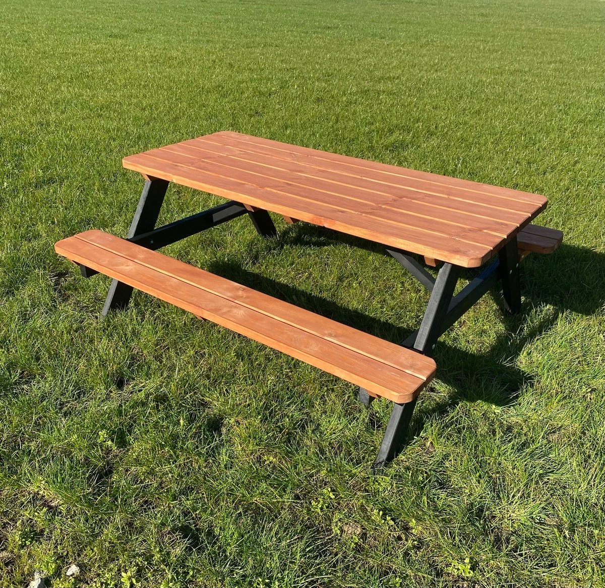 Goedkopepicknicktafels.nl | Zwart Bruine XL Picknicktafel Bruno | Tuintafel 6 Persoons | Bruin Zwart Gespoten Gedroogd Grenen Hout! 2 Goedkopepicknicktafels.nl | Zwart Bruine XL Picknicktafel Bruno | Tuintafel 6 Persoons | Bruin Zwart Gespoten Gedroogd Grenen Hout! - Afbeelding 2