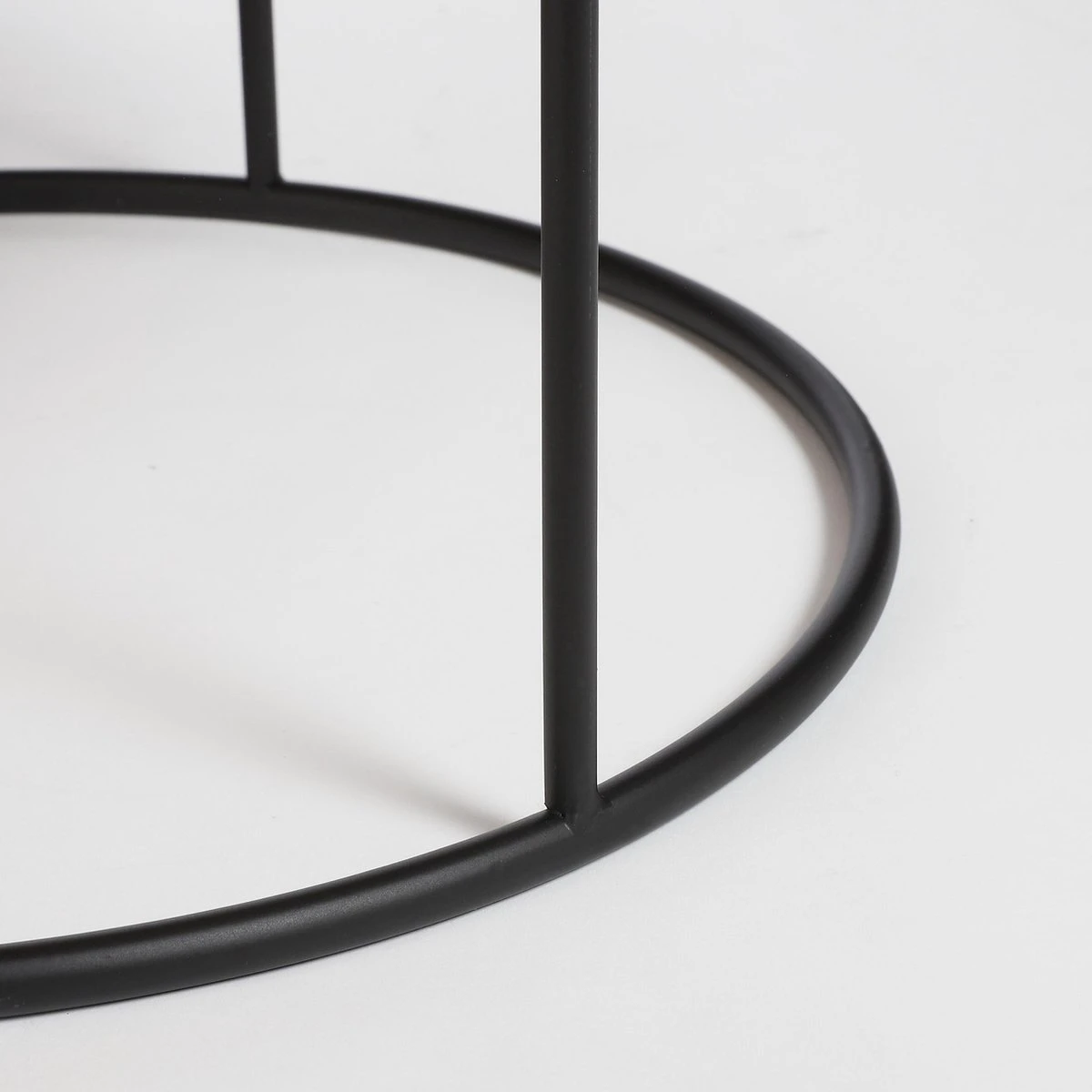 Mica Decorations Leandro Bijzettafel - Set Van 2 - H45 X Ø45 Cm - Zwart 5 Mica Decorations Leandro Bijzettafel - Set Van 2 - H45 X Ø45 Cm - Zwart - Afbeelding 5